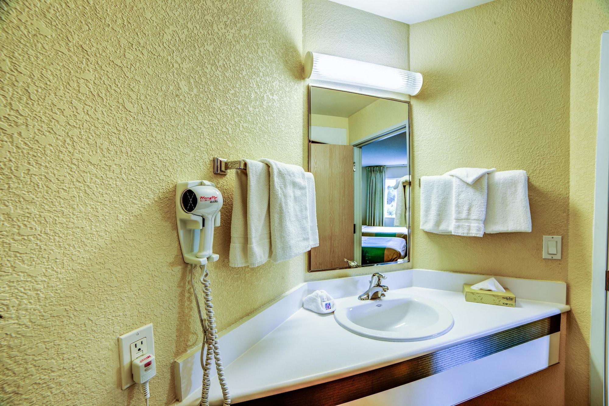 6-huntsville, On Hotel