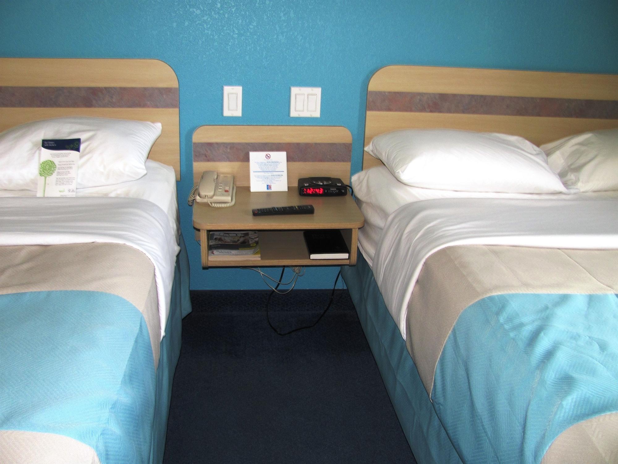 6-huntsville, On Hotel