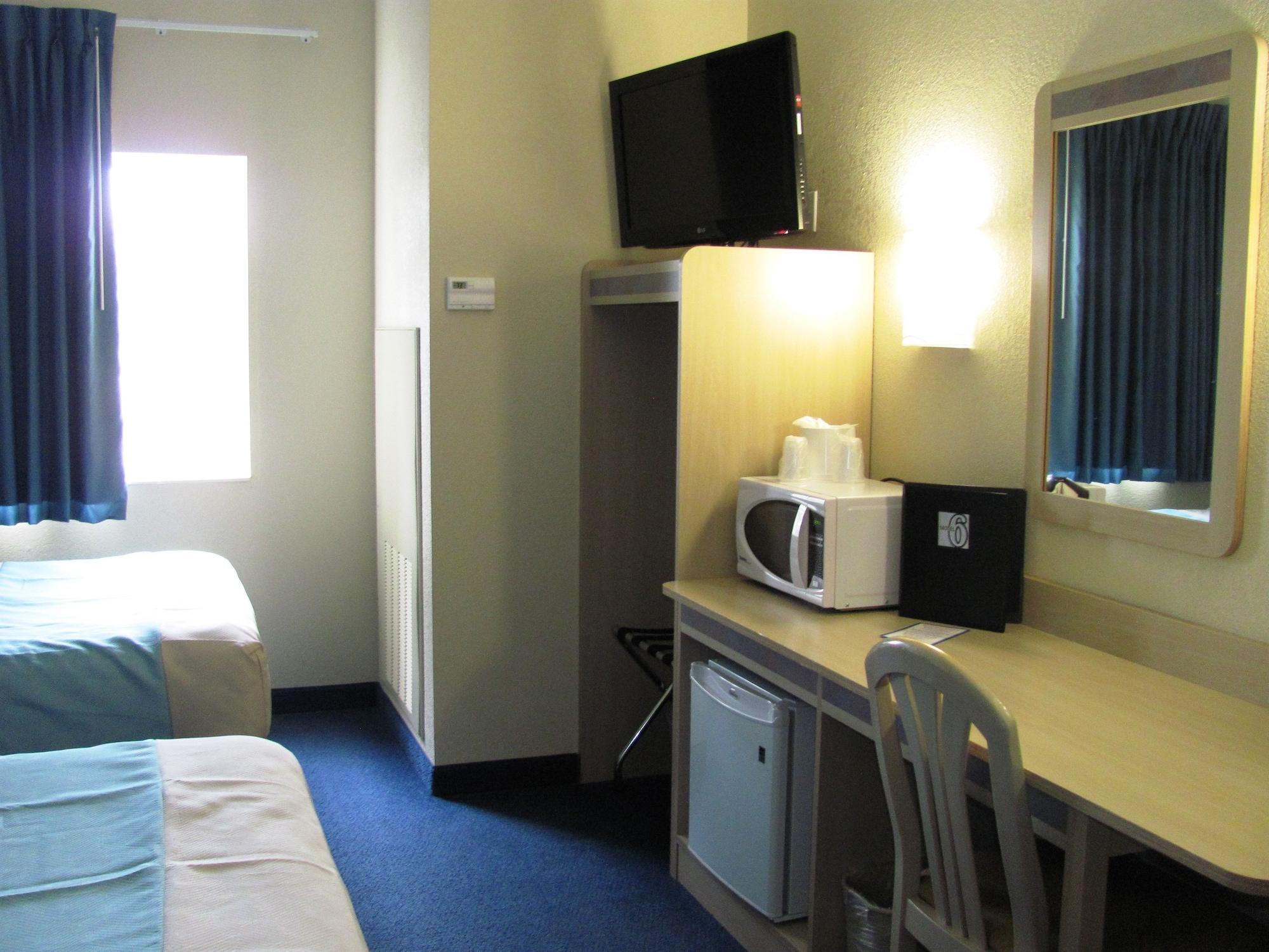 6-huntsville, On Hotel 2*