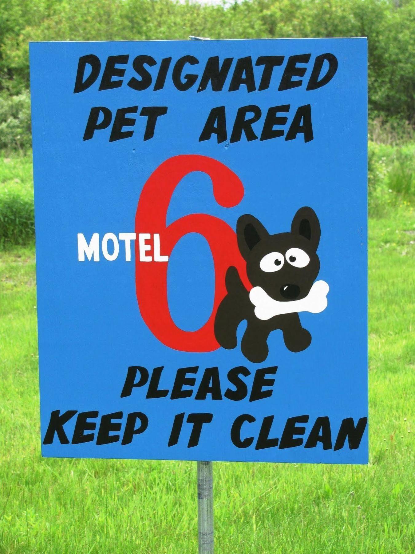 Hotel 6-huntsville, On