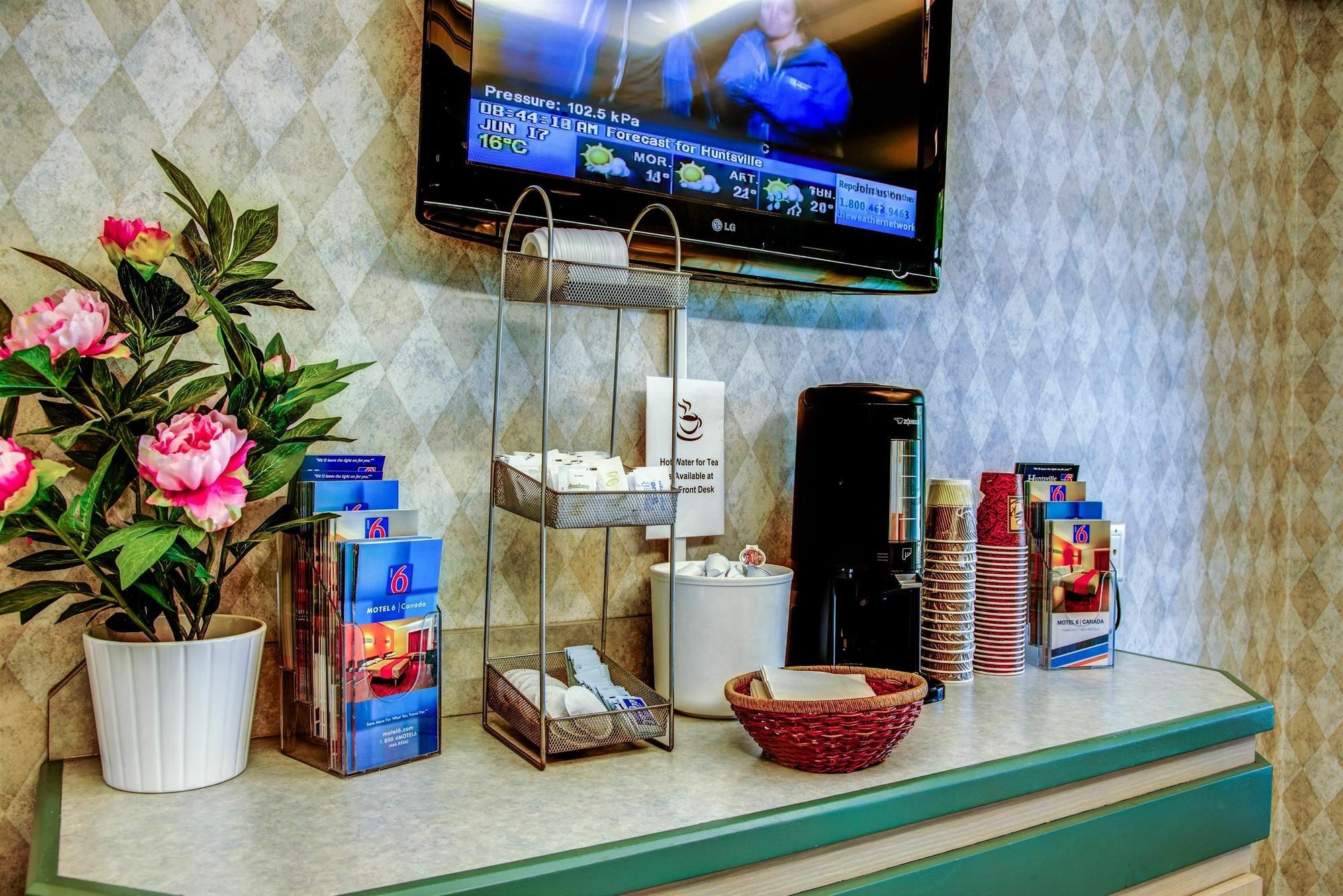 6-huntsville, On Hotel